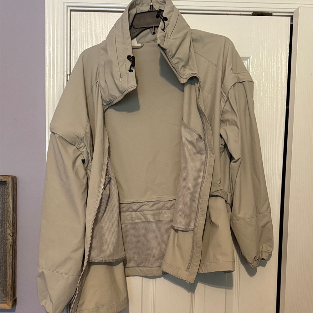 H&M Women’s Light Tan Windbreaker